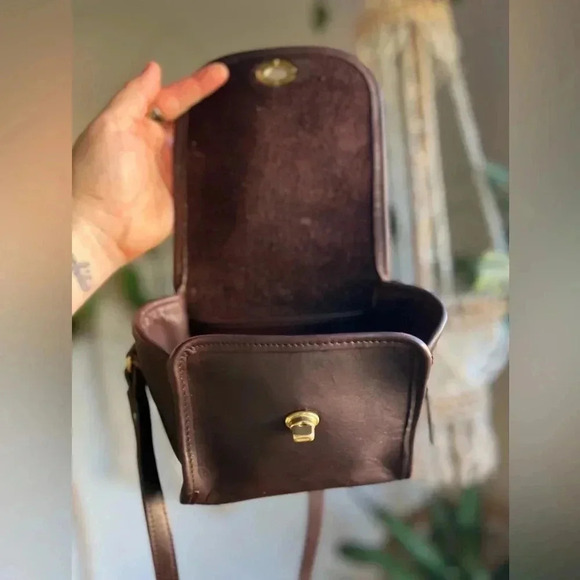 Vintage Coach Emmie Mahogany Brown Leather Crossbody Purse - Picture 3 of 15